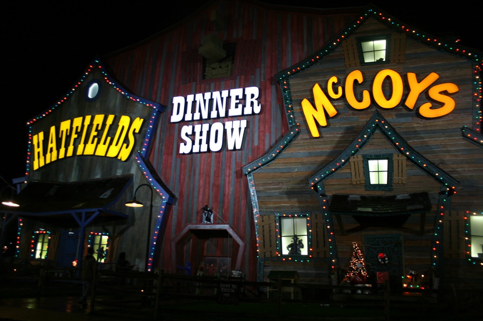 Hatfield's and McCoy's Dinner Show